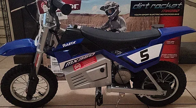 RAZOR MX350 DIRT ROCKET 24V MOTORBIKE (CHARGER INCLUDED)